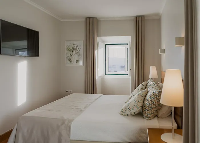 卡萨达诺拉酒店 3* 莱里亚