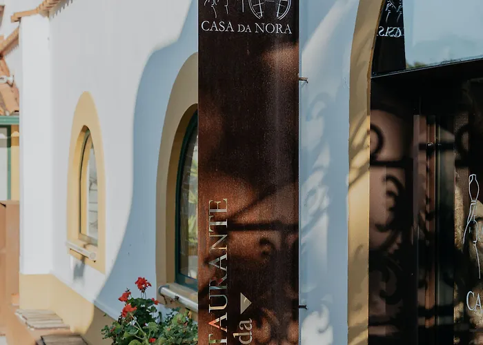 卡萨达诺拉酒店 3*